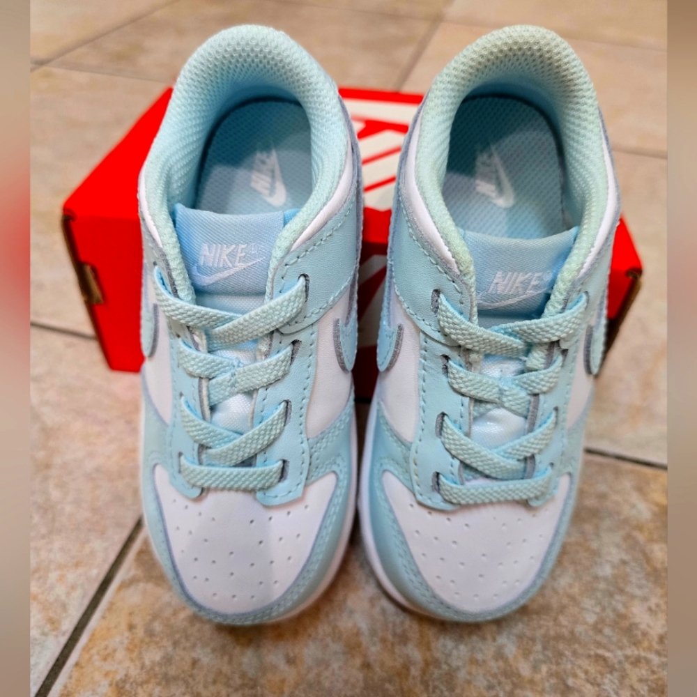 Nike Kids Sky Blue and White Sneakers Toddler GIRLS Size 8C